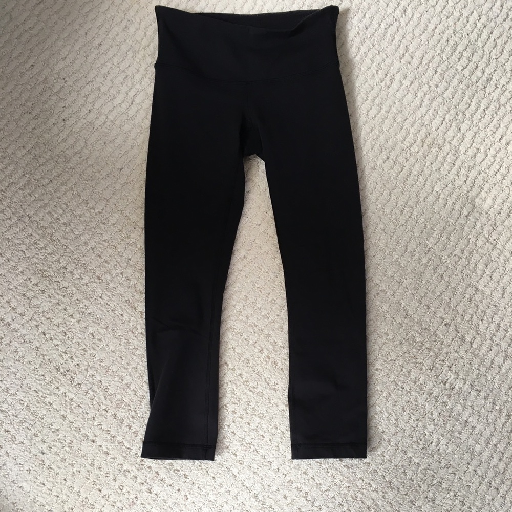 NWOT Lululemon Wunder Under Black Crop Legging